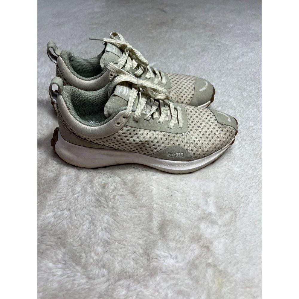 Hilma The Everywhere running the two in frozen dew sneaker women size 8